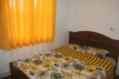 کلبه سه خوابه جنگلي ارامش ٢