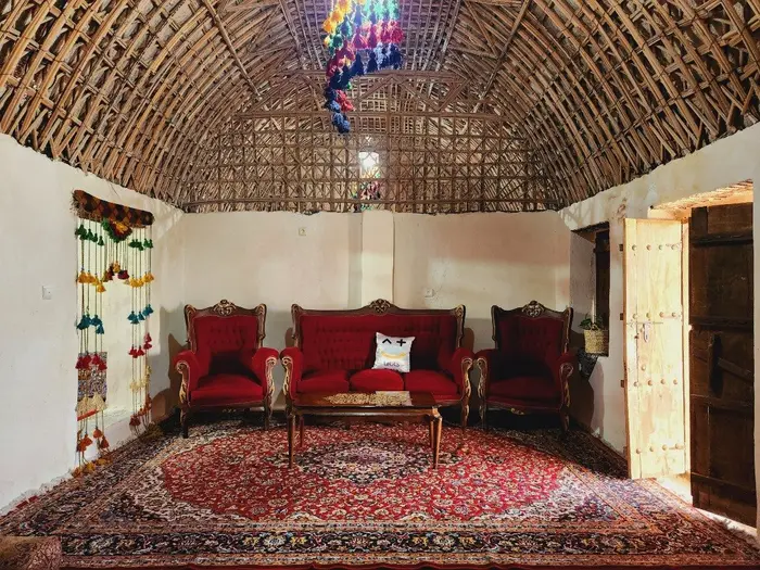 بوم گردی گمبرون - واحد ١٠٢