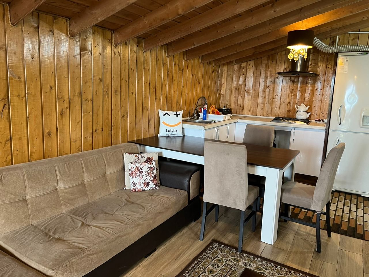 یک خوابه کاج واحد چوبی ۷