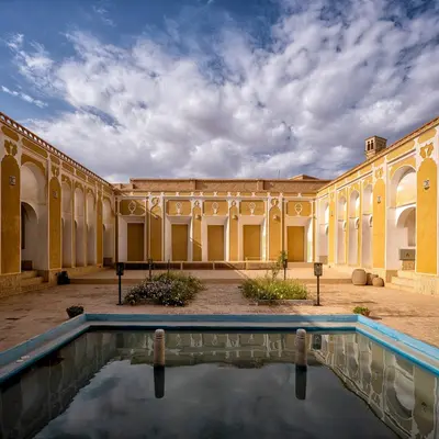 اقامتگاه سنتی عمارت قجری - واحد اختر