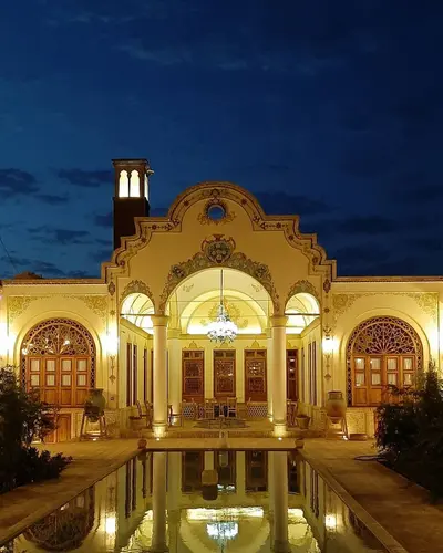 اقامتگاه سنتی یاسمین راهب - واحد چهارتخته ٢٠٣