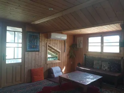 بومگردی بانوی گیلان - واحد گلها