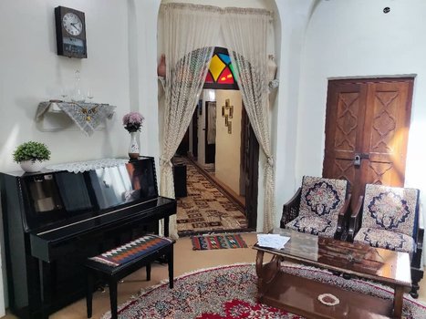 اقامتگاه سنتی باغ عمارت خُرَّم - واحد 5