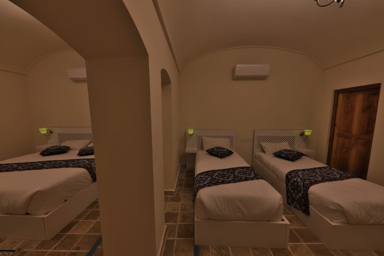 یاسمین راهب - واحد چهارتخته ١٠٣