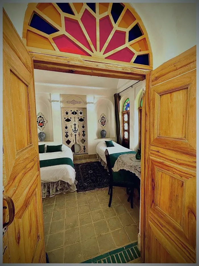 اقامتگاه سنتی عمارت قجری - واحد فروغ السلطنه