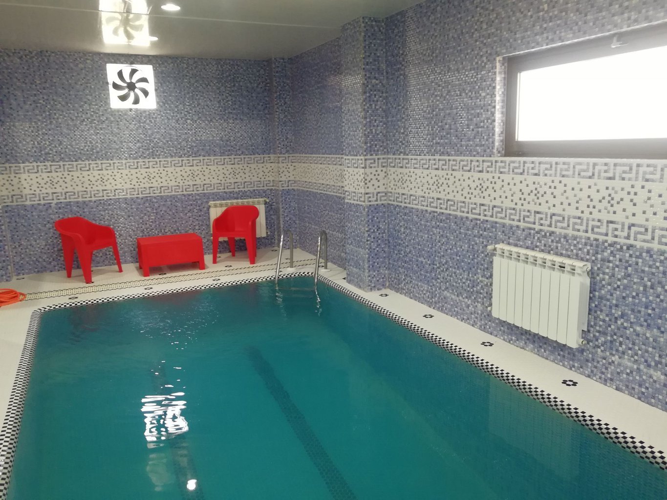 ویلا یک خوابه استخردار آبگرم طاها