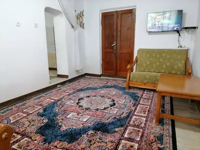 کلبه سه خوابه سنتی گل سرخ