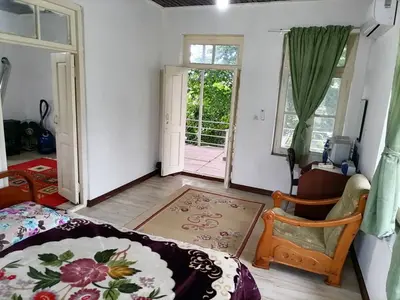 کلبه سه خوابه سنتی گل سرخ