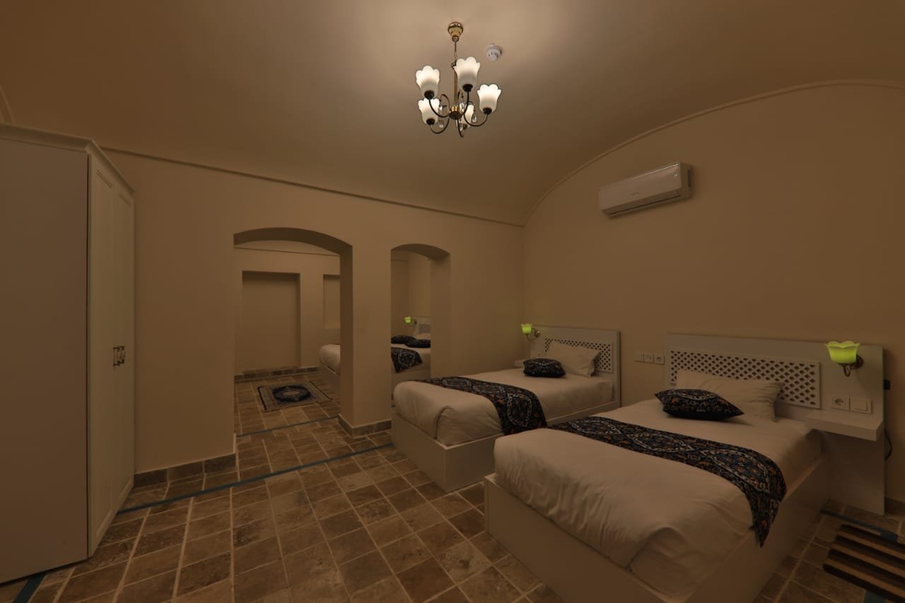 یاسمین راهب - واحد چهارتخته ١٠٣