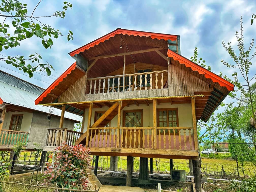 بوم گردی باغ ريحان - كلبه ديلماي