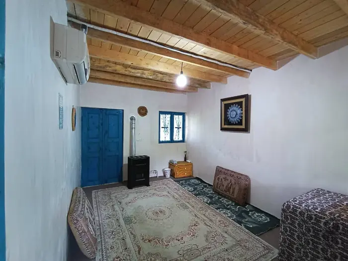 بوم گردی گیله گل - اتاق تی تی