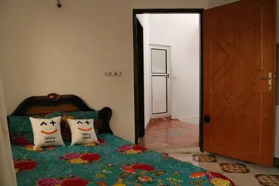 آپارتمان دوخوابه ساحلی بلوار معلم