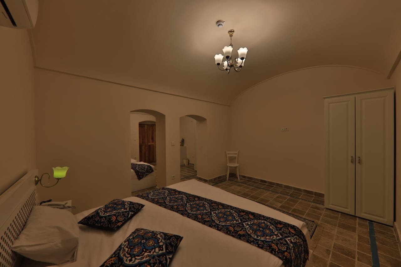 یاسمین راهب - واحد چهارتخته ١٠٣