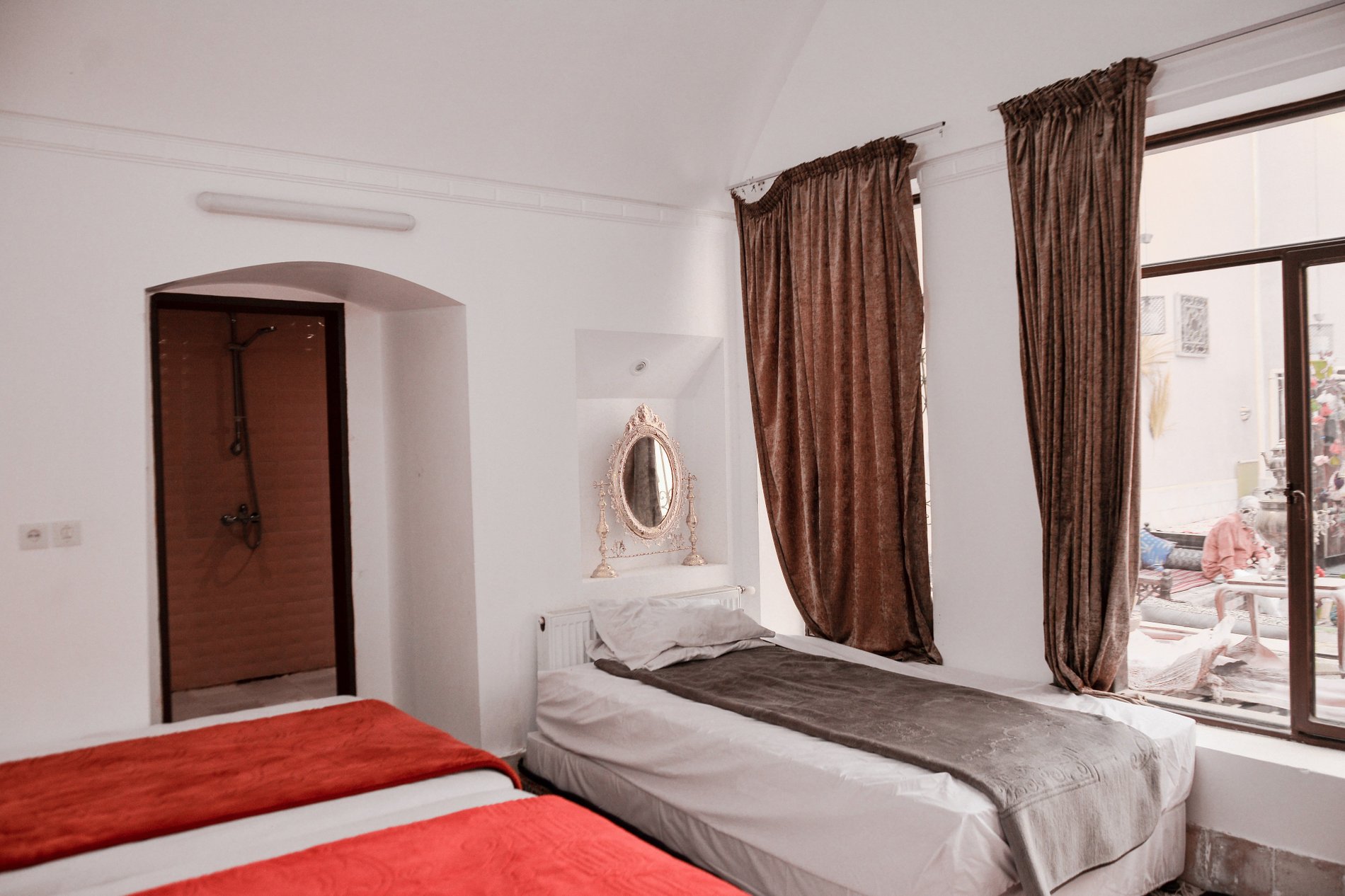 اقامتگاه سنتی خانه صفا - واحد پنج تخته ١٠٢