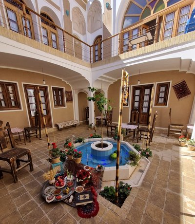 بومگردی خاتون - واحد خورشید