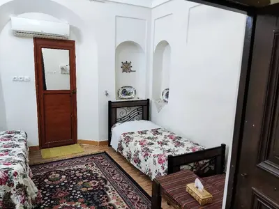 اقامتگاه سنتی باغ عمارت خُرَّم - واحد ۲