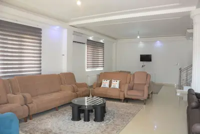 ویلا سه خوابه استخردار آبگرم آرتمیس