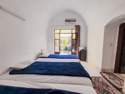 اقامتگاه سنتی خانه صفا - واحد سه تخته ١٠٦