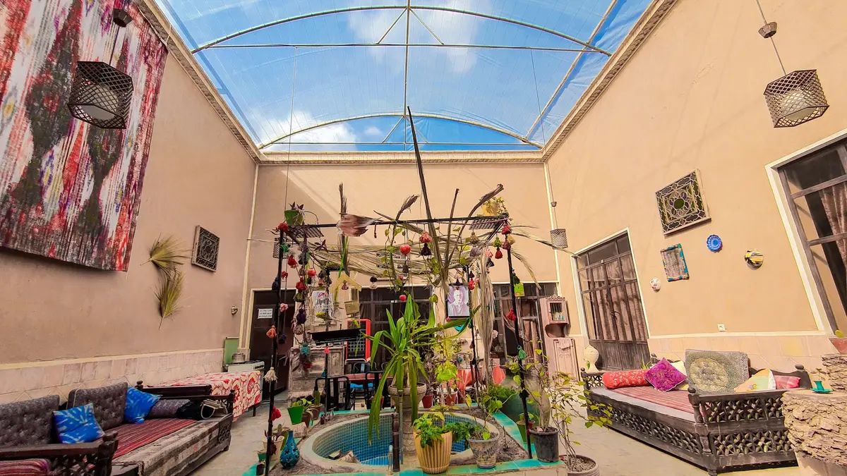 اقامتگاه سنتی خانه صفا - واحد سه تخته ١٠٦