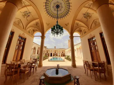 اقامتگاه سنتی یاسمین راهب - واحد دوتخته vip ٢٠١