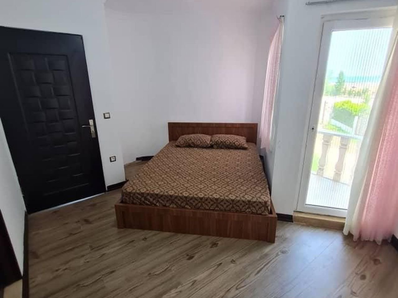 ویلا دوخوابه ساحلی کاج