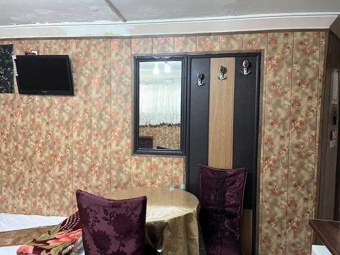 سوئیت حسینی - واحد سه تخته