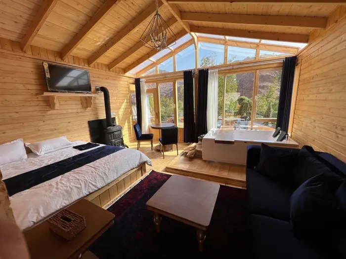 بوم گردی حاج محمد -  واحد ون گوگ