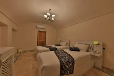 اقامتگاه سنتی یاسمین راهب - واحد دوتخته ١٠١