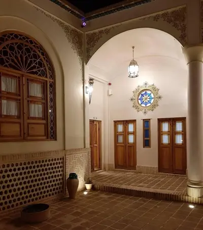 اقامتگاه سنتی یاسمین راهب - واحد چهارتخته ١٠٦