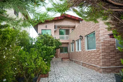 ویلا سه خوابه استخردار آبگرم آرام