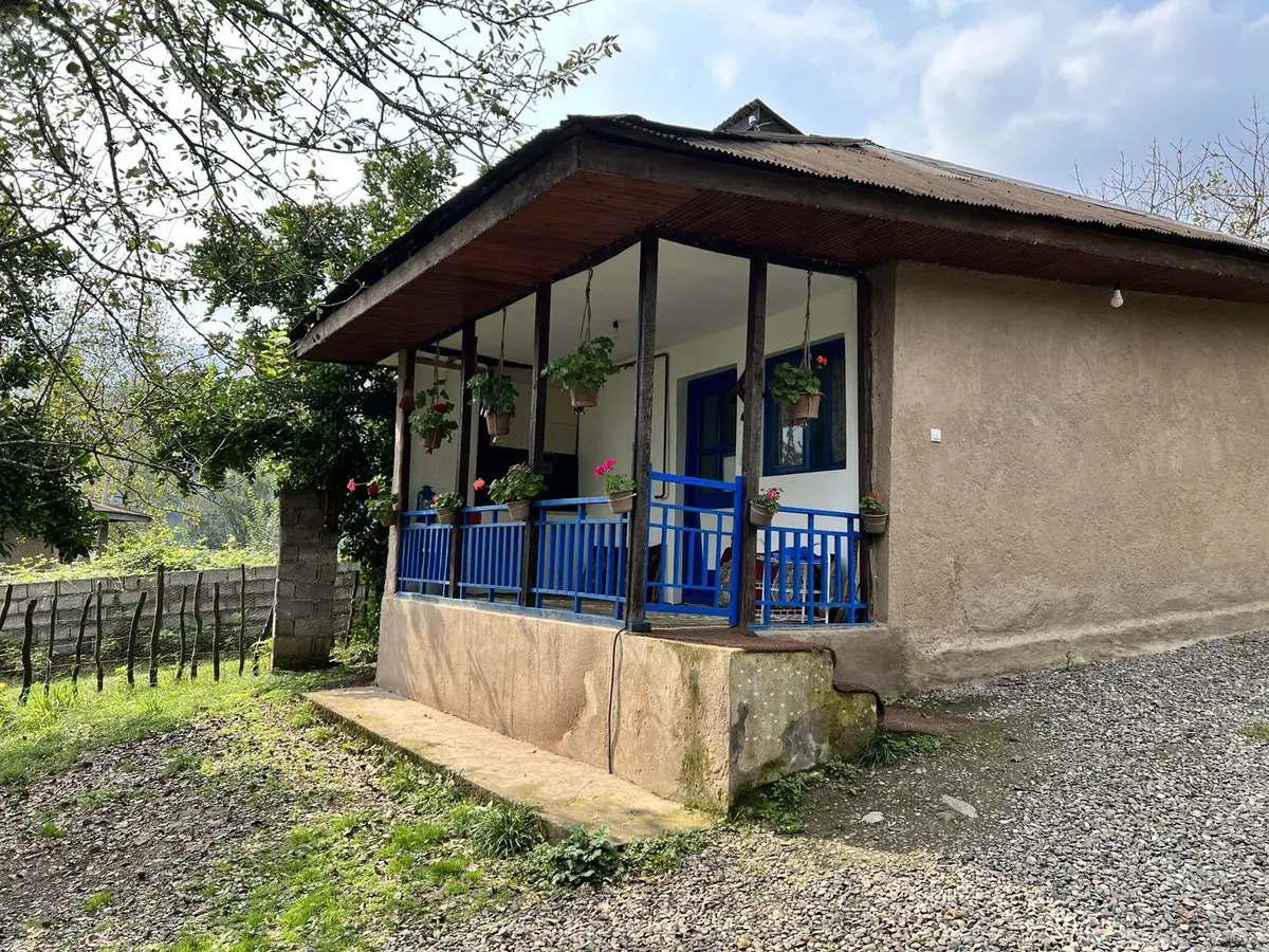 کلبه فلت بام موشنگاه - نمای کلبه