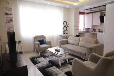 آپارتمان یک خوابه گلاره پونک