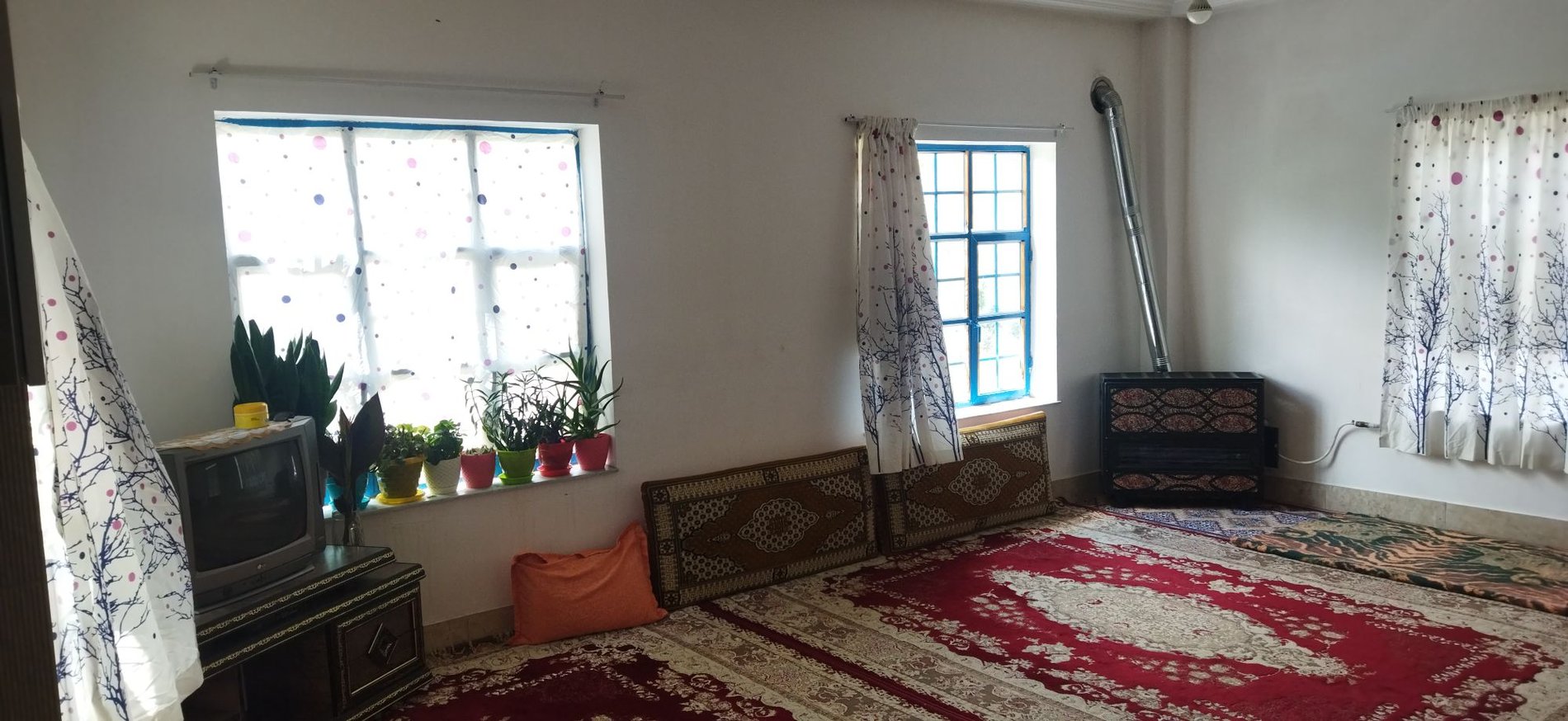 سوئیت یک خوابه اتا و انا - نمای داخل