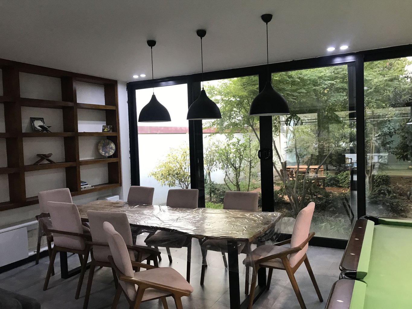 ویلا سه خوابه ساحلی استخردارآبگرم رسولی - کتابخانه 