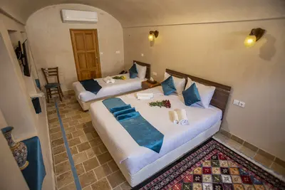 اقامتگاه سنتی آقایی - واحد سه تخته 1