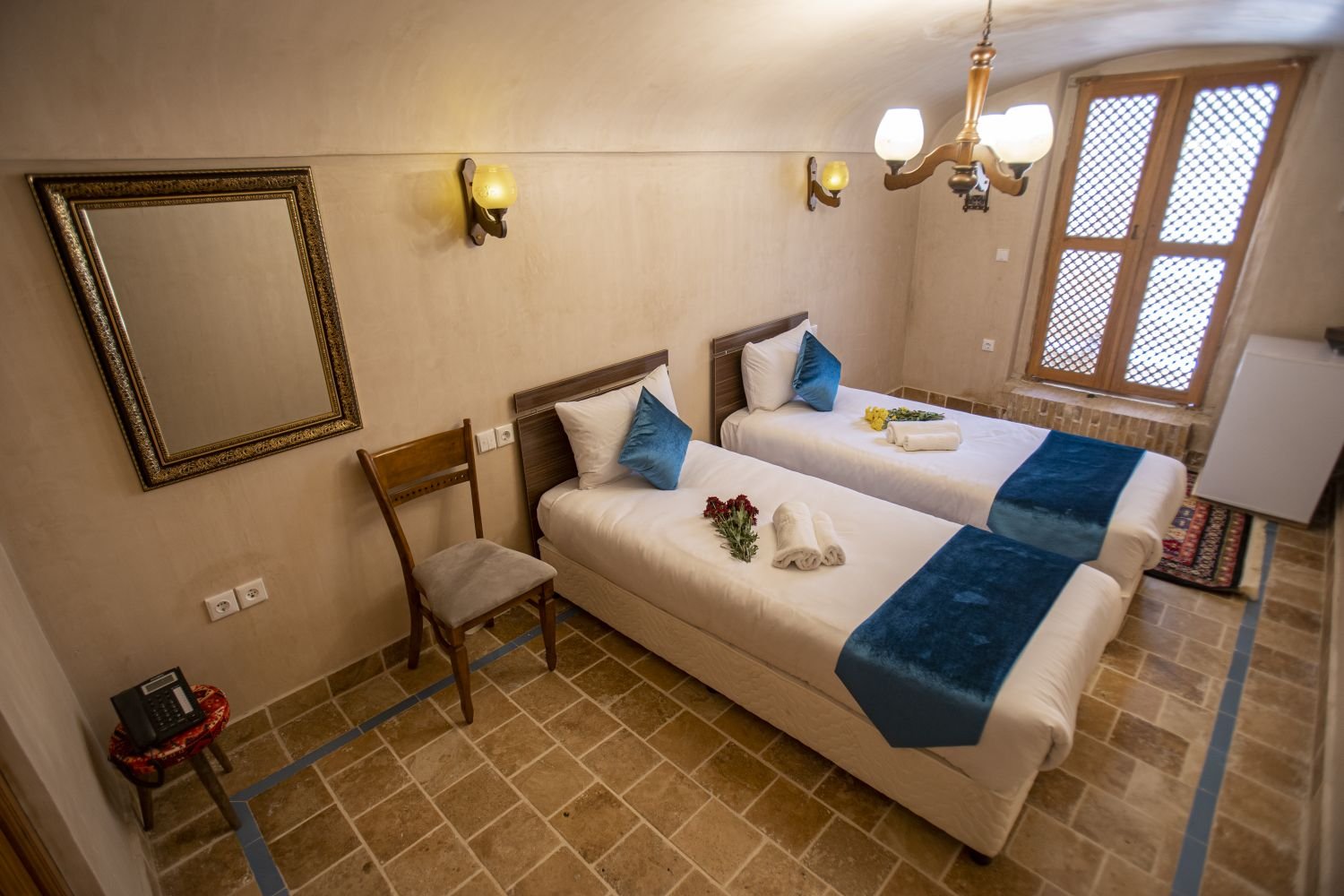 آقایی - واحد دوتخته تویین