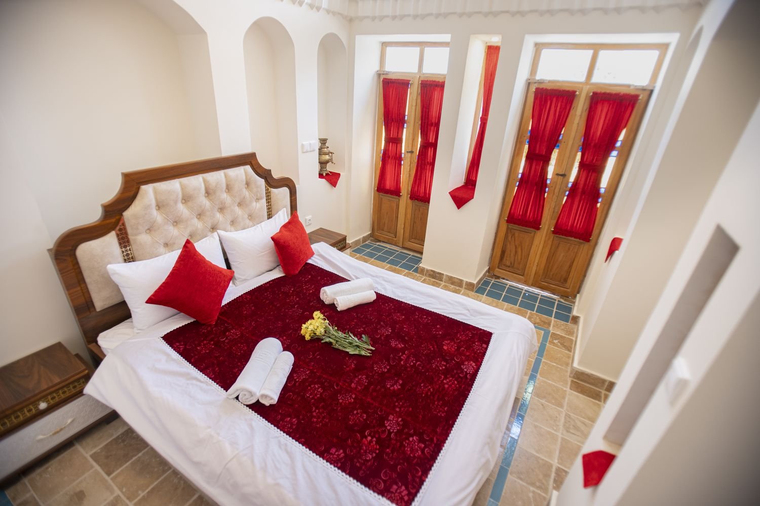 اقامتگاه سنتی آقایی - واحد چهارتخته شاه نشین