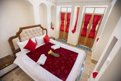 اقامتگاه سنتی آقایی - واحد چهارتخته شاه نشین