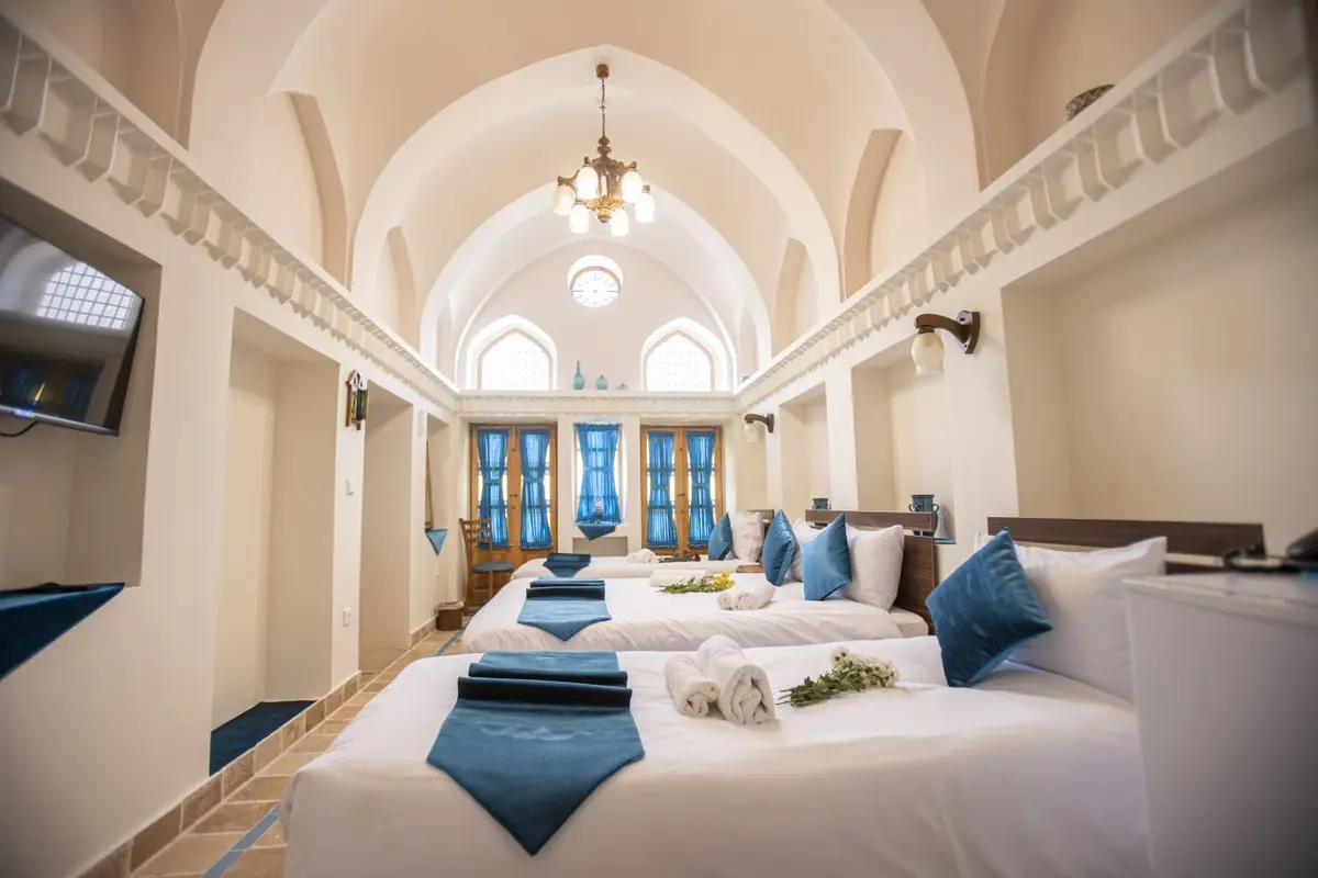 اقامتگاه سنتی آقایی - واحد چهارتخته