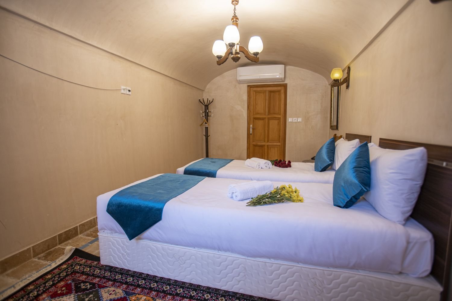 آقایی - واحد دوتخته تویین