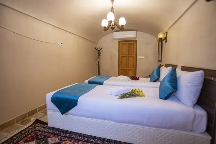اقامتگاه سنتی آقایی - واحد دوتخته تویین