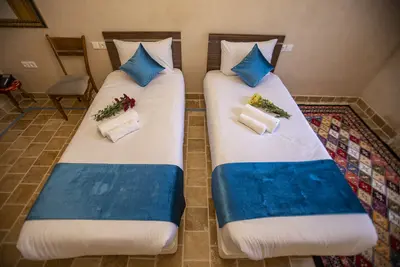 اقامتگاه سنتی آقایی - واحد دوتخته تویین