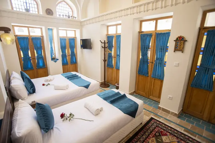 اقامتگاه سنتی آقایی - واحد سه تخته حوضخانه