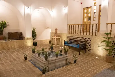 اقامتگاه سنتی آقایی - واحد چهارتخته