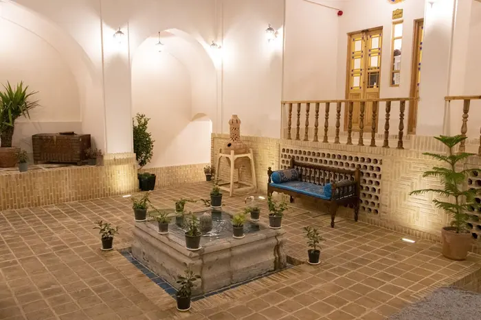 اقامتگاه سنتی آقایی - واحد یک تخته