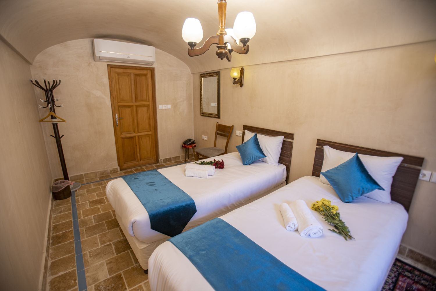 آقایی - واحد دوتخته تویین