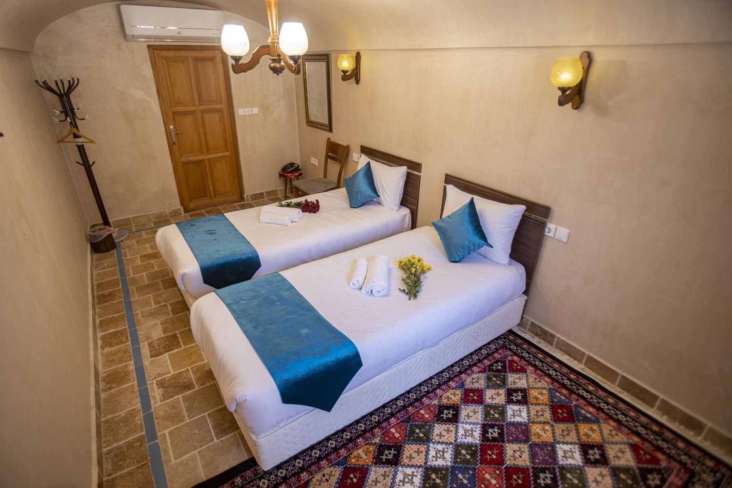 آقایی - واحد دوتخته تویین