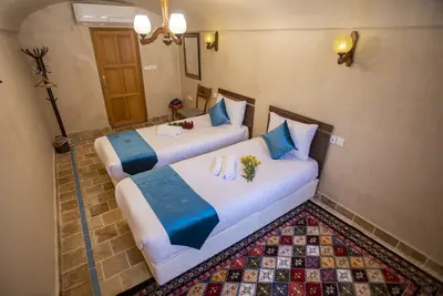 اقامتگاه سنتی آقایی - واحد دوتخته تویین