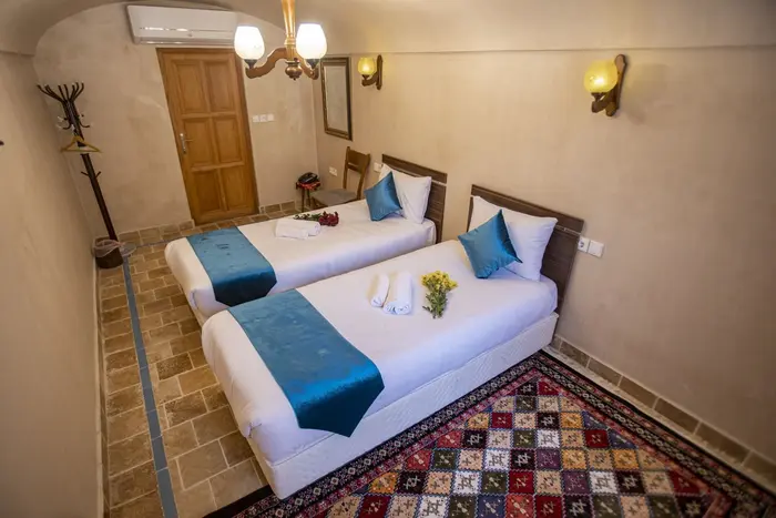 اقامتگاه سنتی آقایی - واحد دوتخته تویین