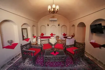 اقامتگاه سنتی آقایی - واحد چهارتخته سرداب